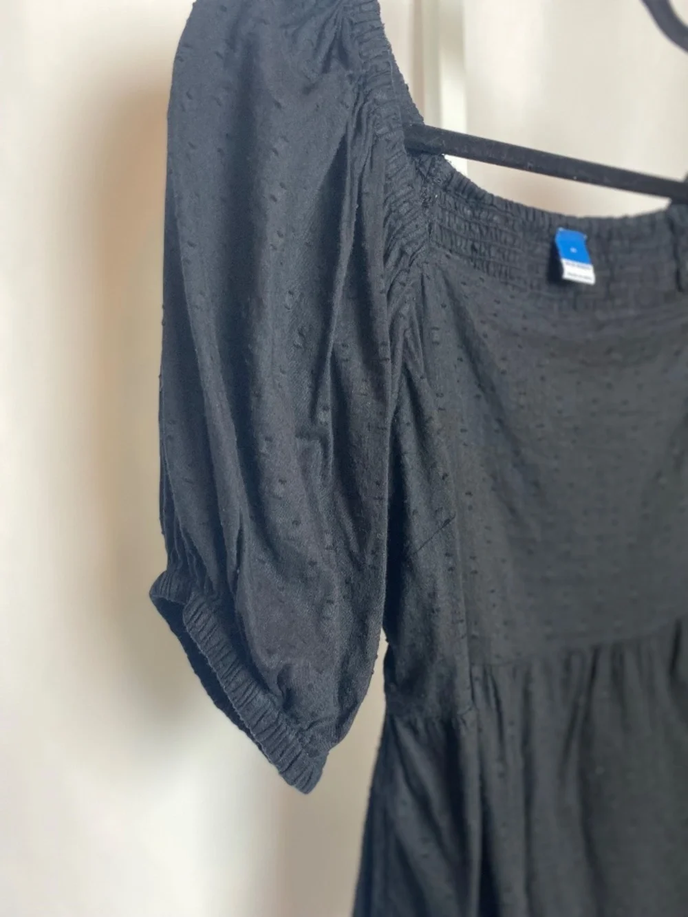 Old Navy Womenʻs Black Smocked Puff-Sleeve Textured Clip-Dot Blouse Medium